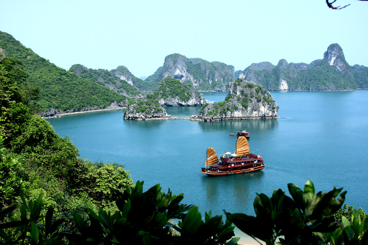 honeymoon ha long bay