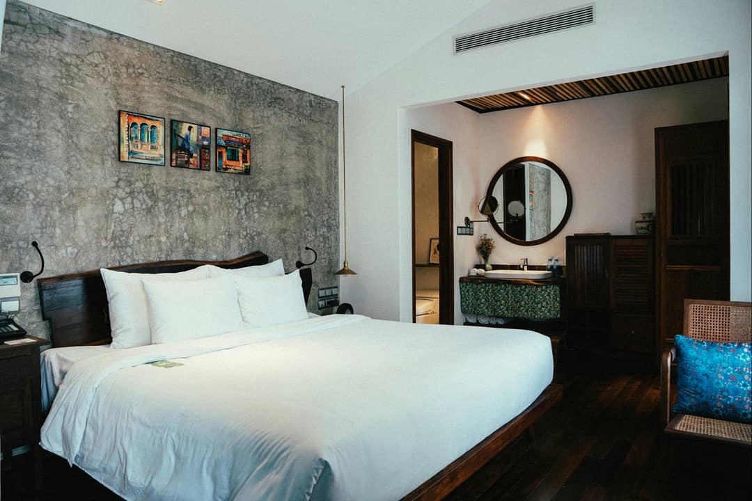 luxury hotel saigon district 1