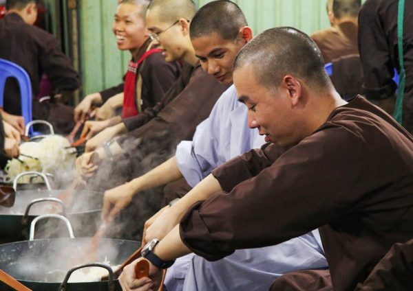 buddhist traditions lunar new year vietnam