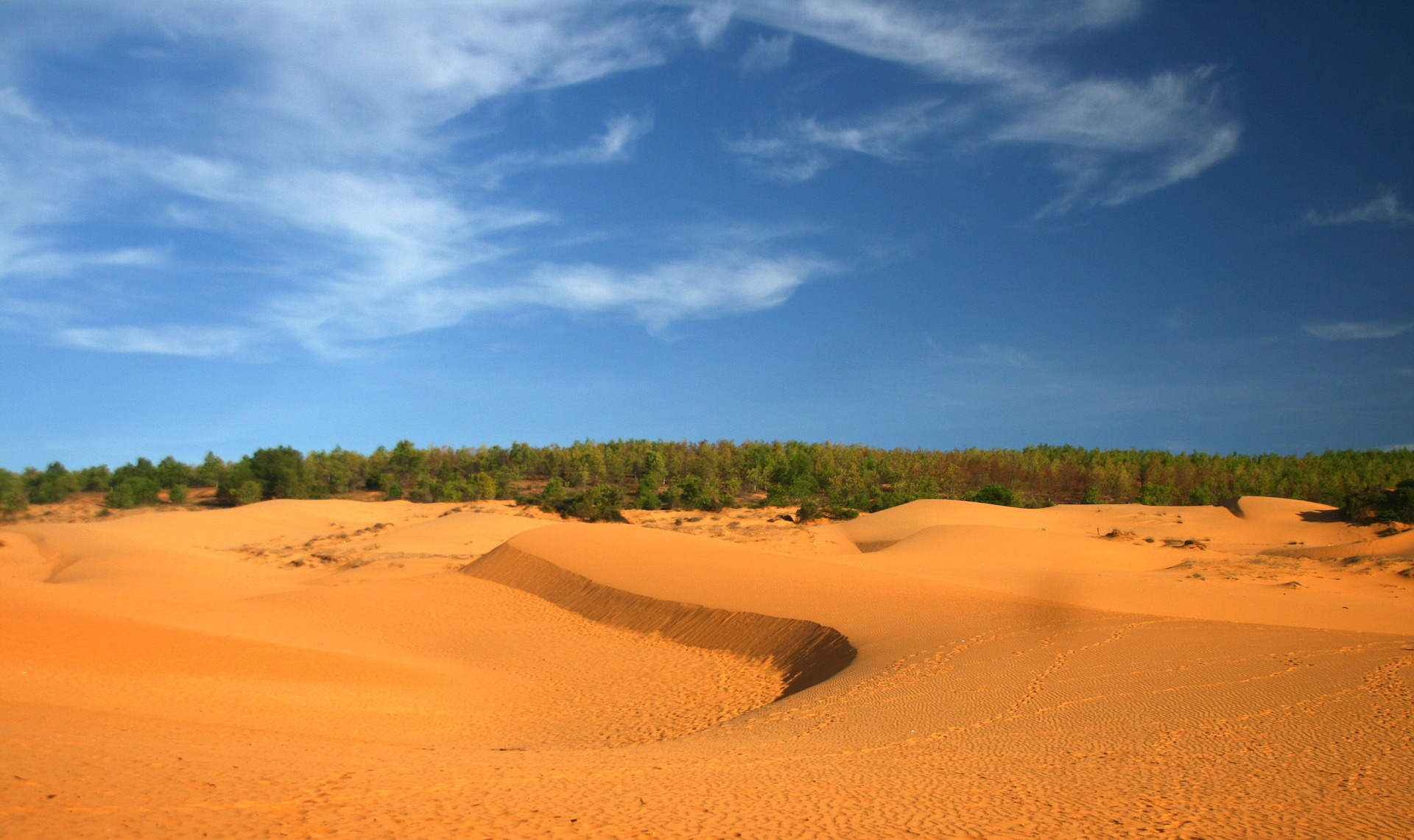 red-sand-hill-mui-ne