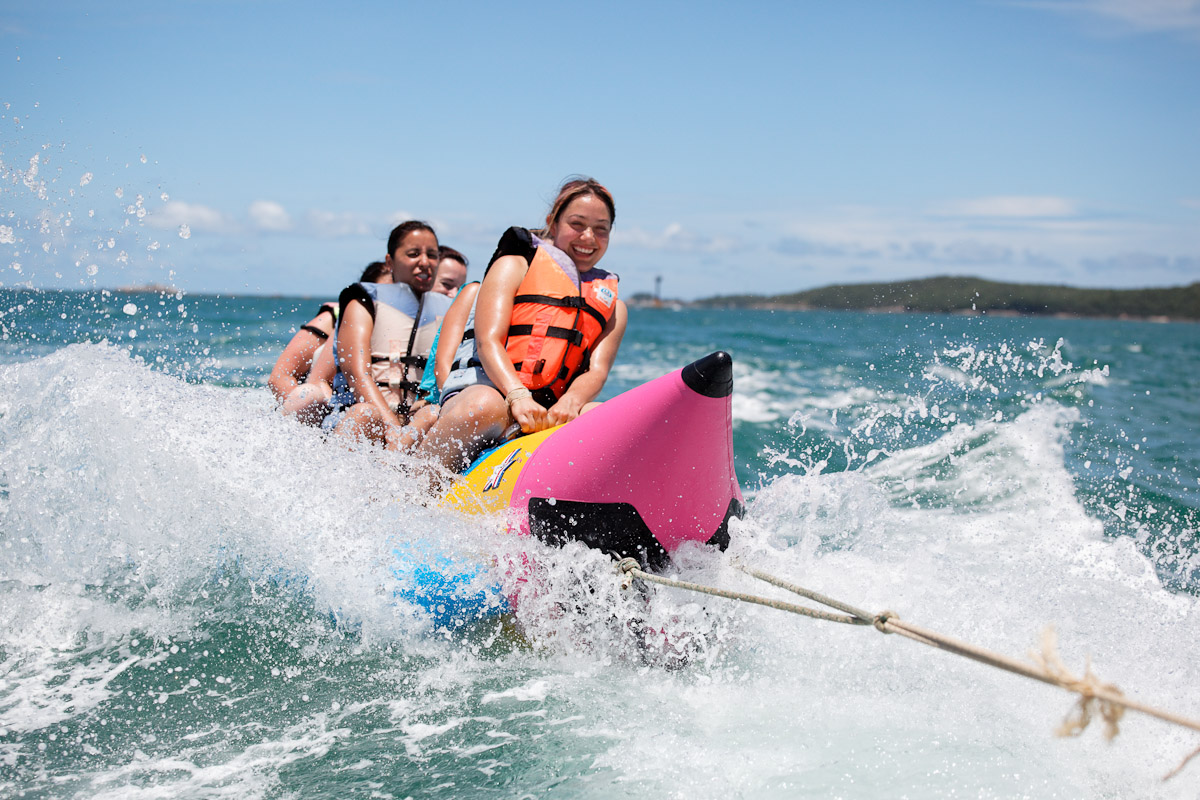 wake boarding in da nang banana boat