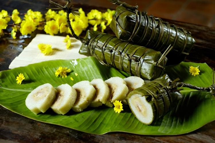 banh-tet-traditional-cake-vietnam