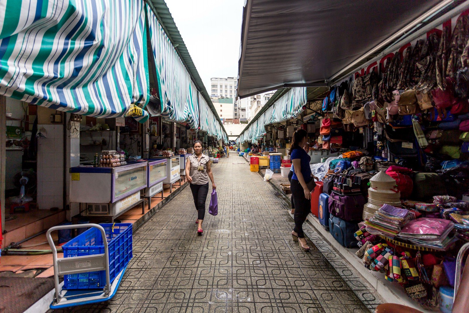 night market Ben Thanh Wet market