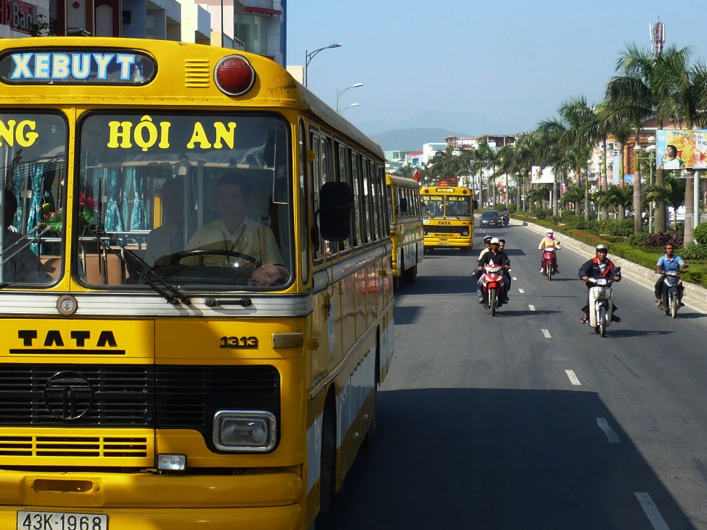 bus to hoi an