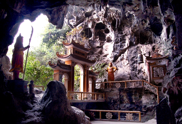 Dich Long Cave Ninh Binh