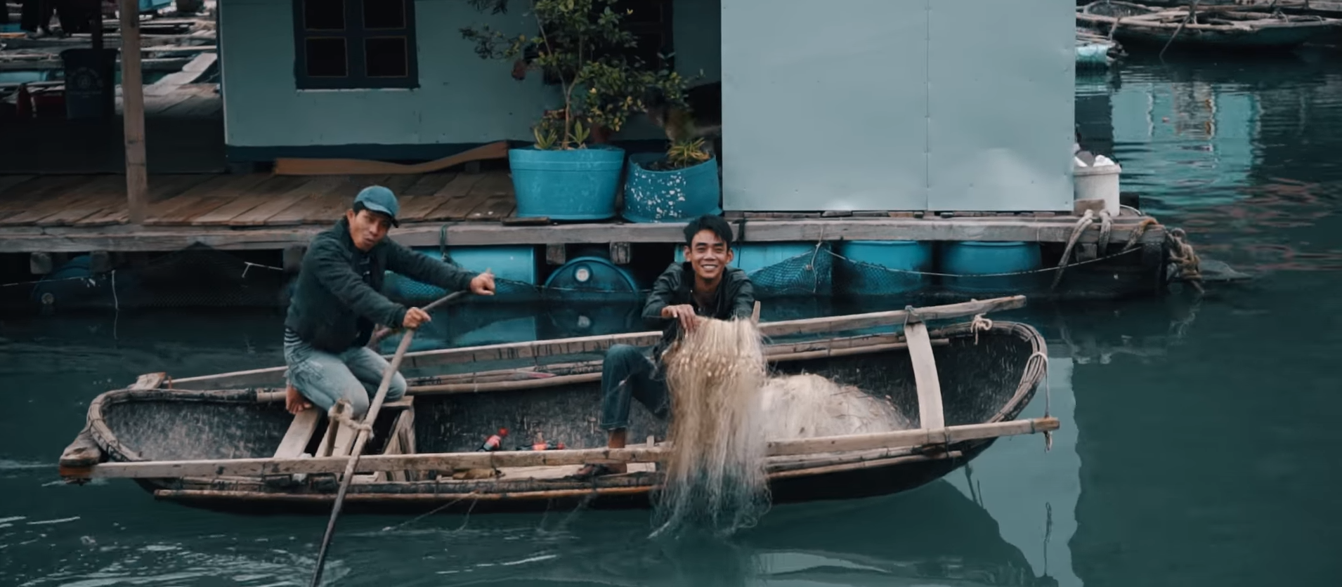 ha long bay floating village