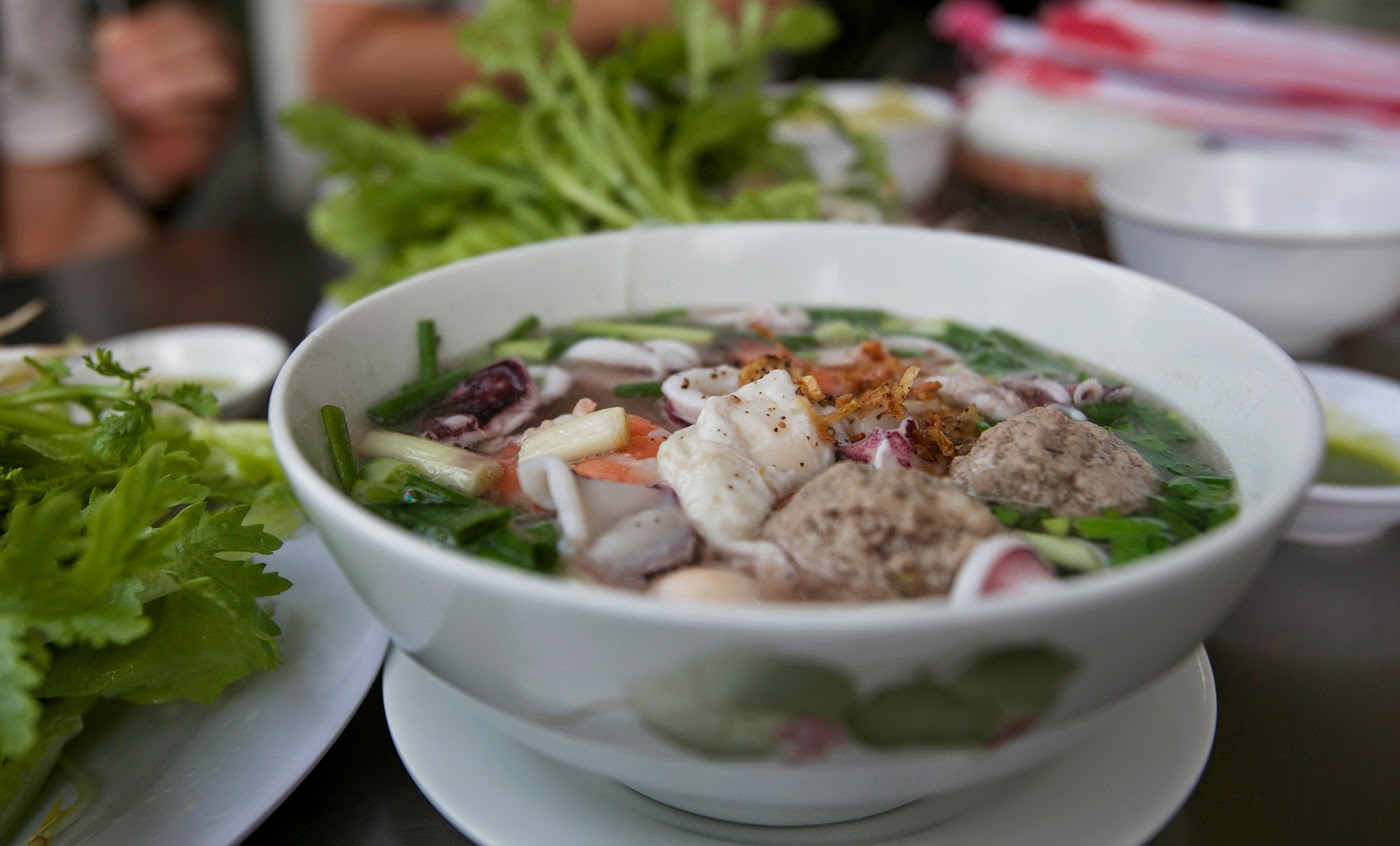 where to eat hu tieu hanoi