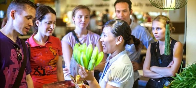 vy's market cooking tour shopping in hoi an