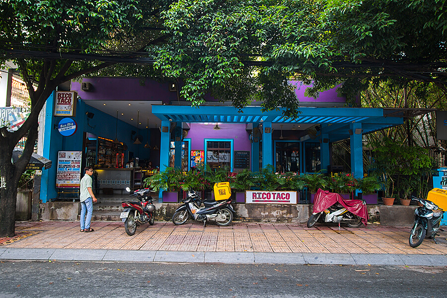 what to see in saigon walk from independence palace to war remnants museum