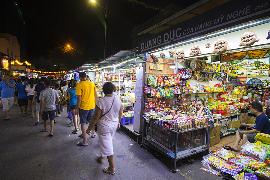 Night market in Nha Trang