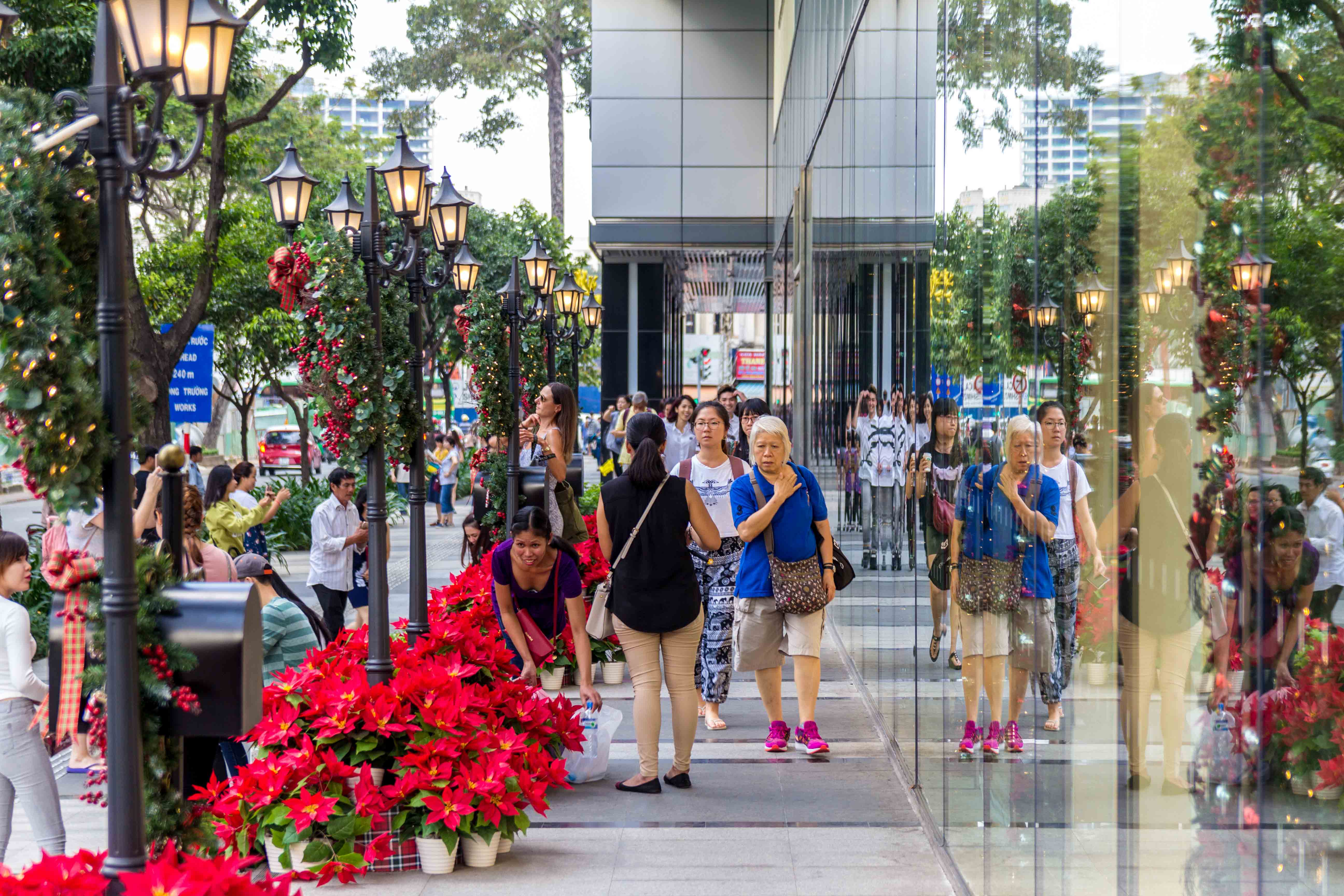 shopping streets saigon