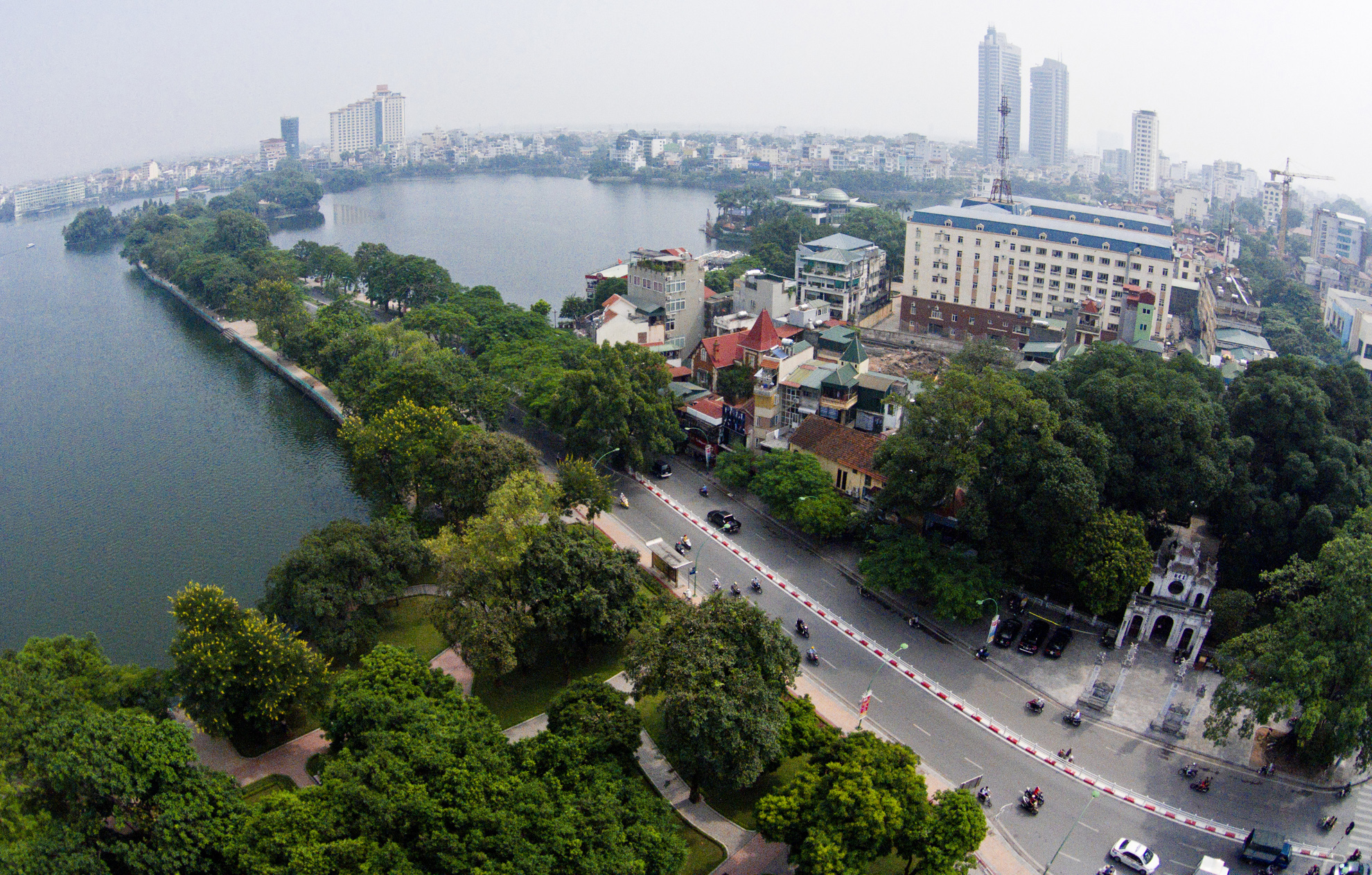 where do expats live in hanoi