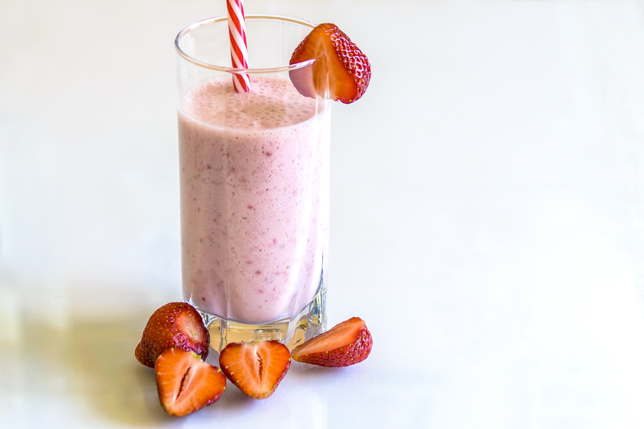 strawberry-smoothie-1418212_1280