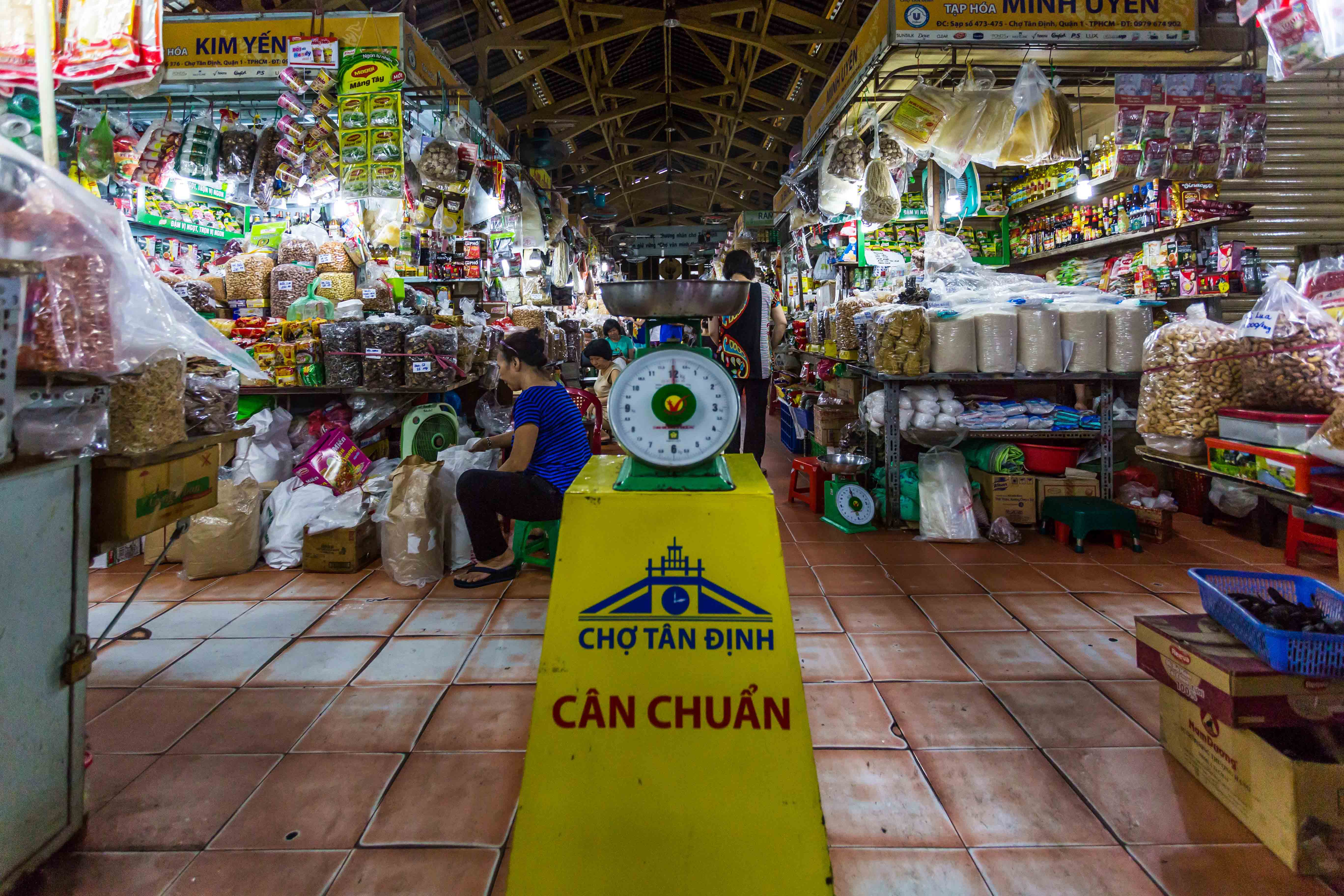 guide to Tan Dinh market guide