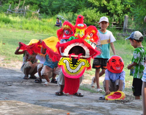 children-lion-dance