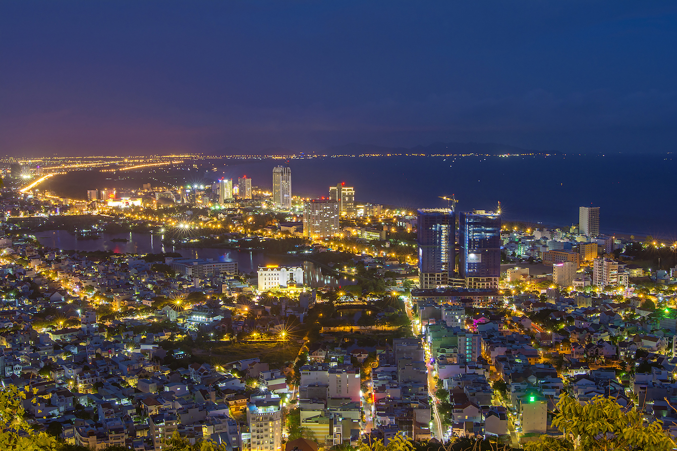 vung-tau-by-night