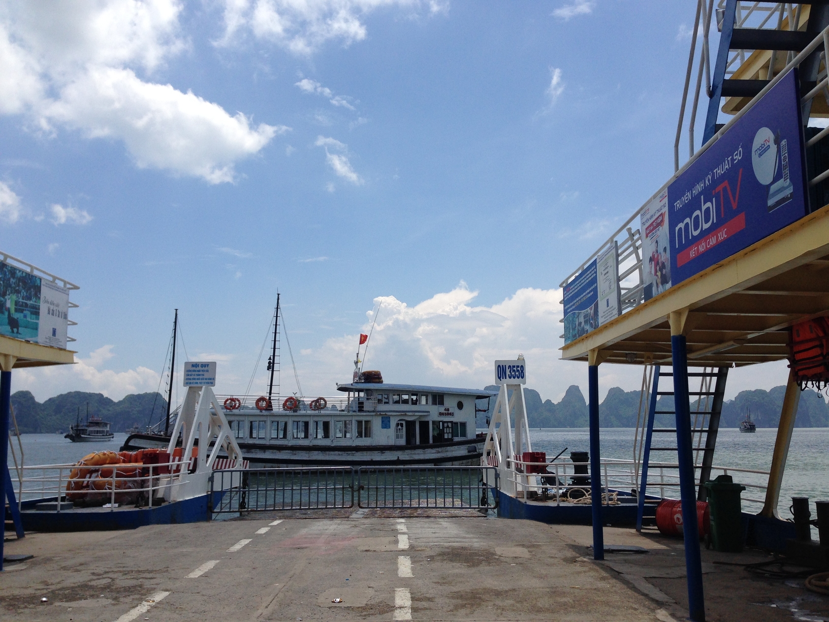 car from hanoi to ha long bay