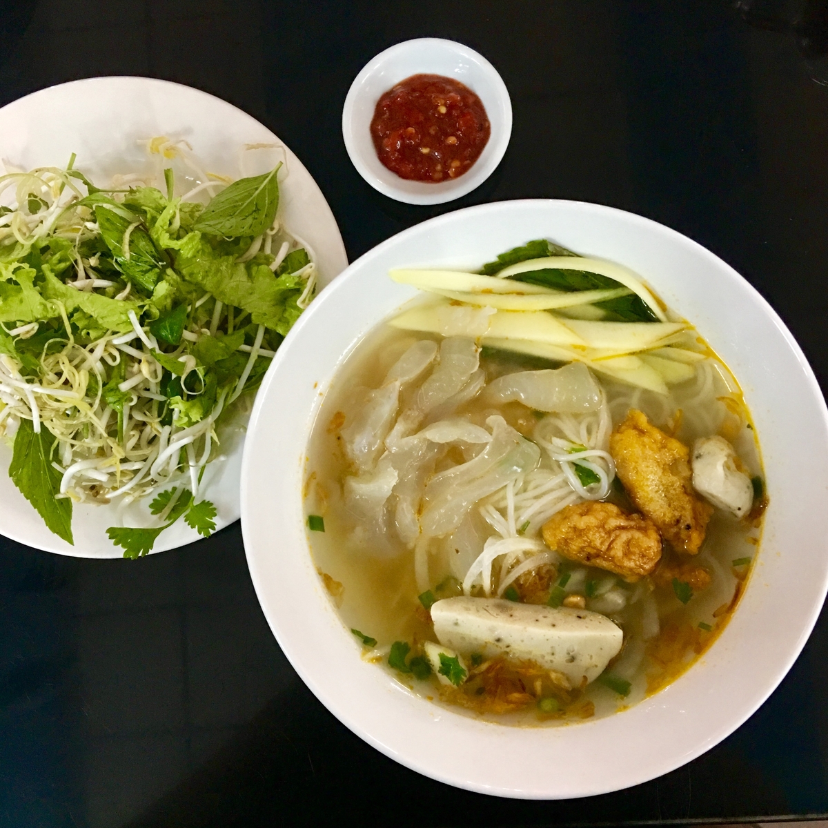 bun sua quy nhon jellyfish noodle