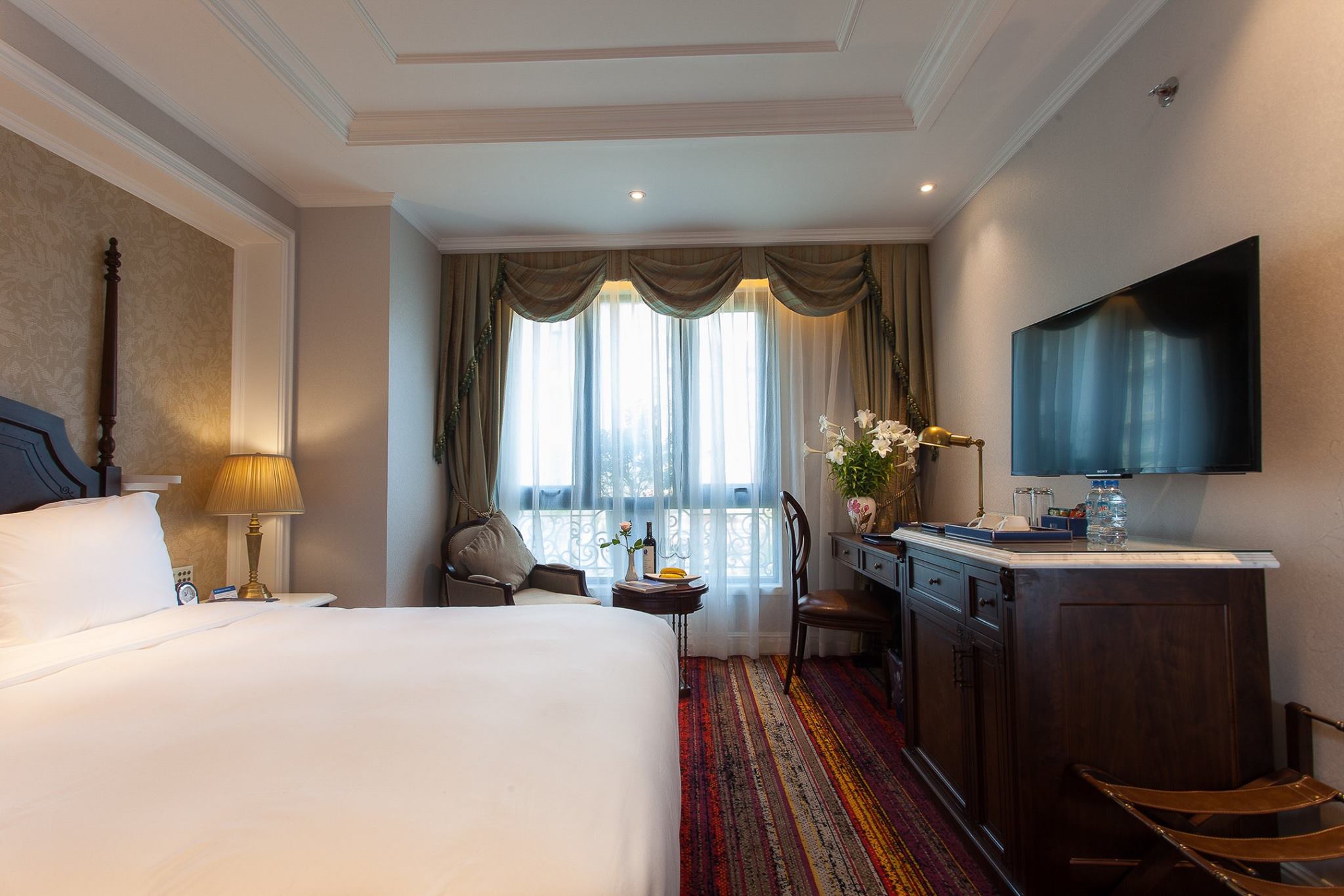 places to stay in hanoi