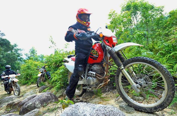 How to prepare necessary items for long trip by motorbike in Vietnam