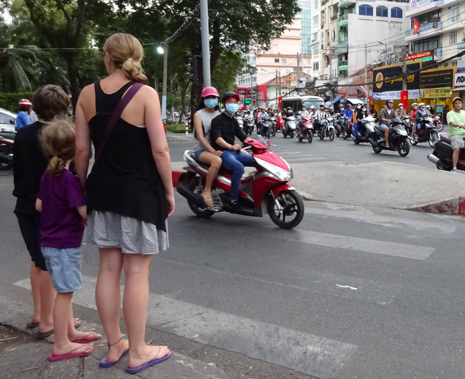 cross the streets in Vietnam